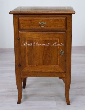 Bedside tables made of solid walnut wood with drawer and door in classic Veneto-Asola style